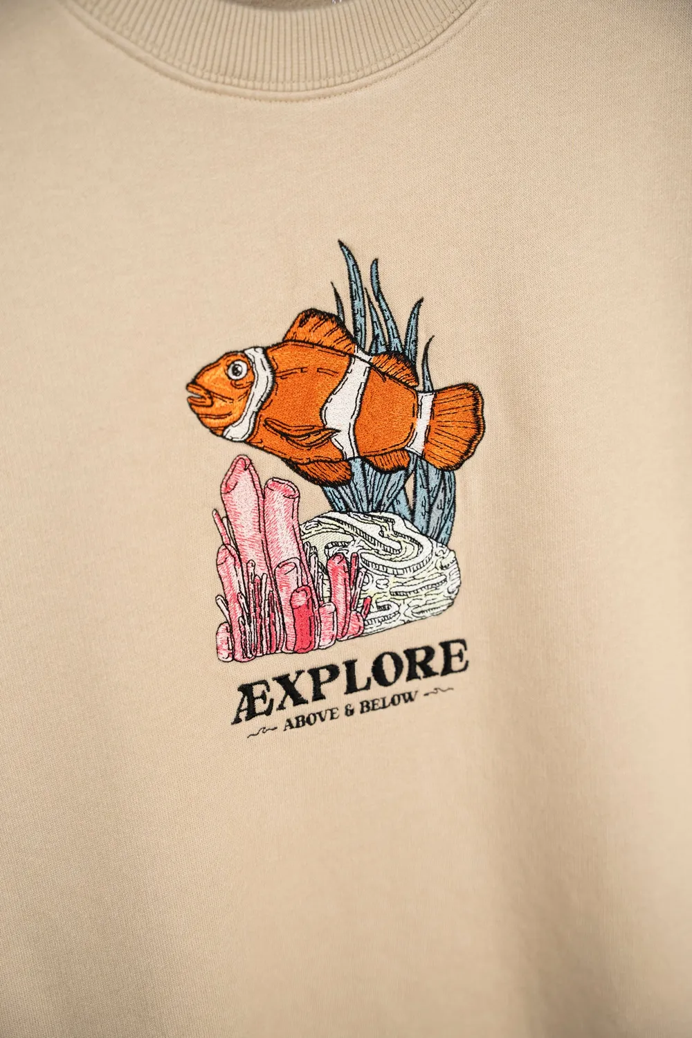 LAKOR Clownfish Garden Crewneck Sweatshirt White Pepper Bio