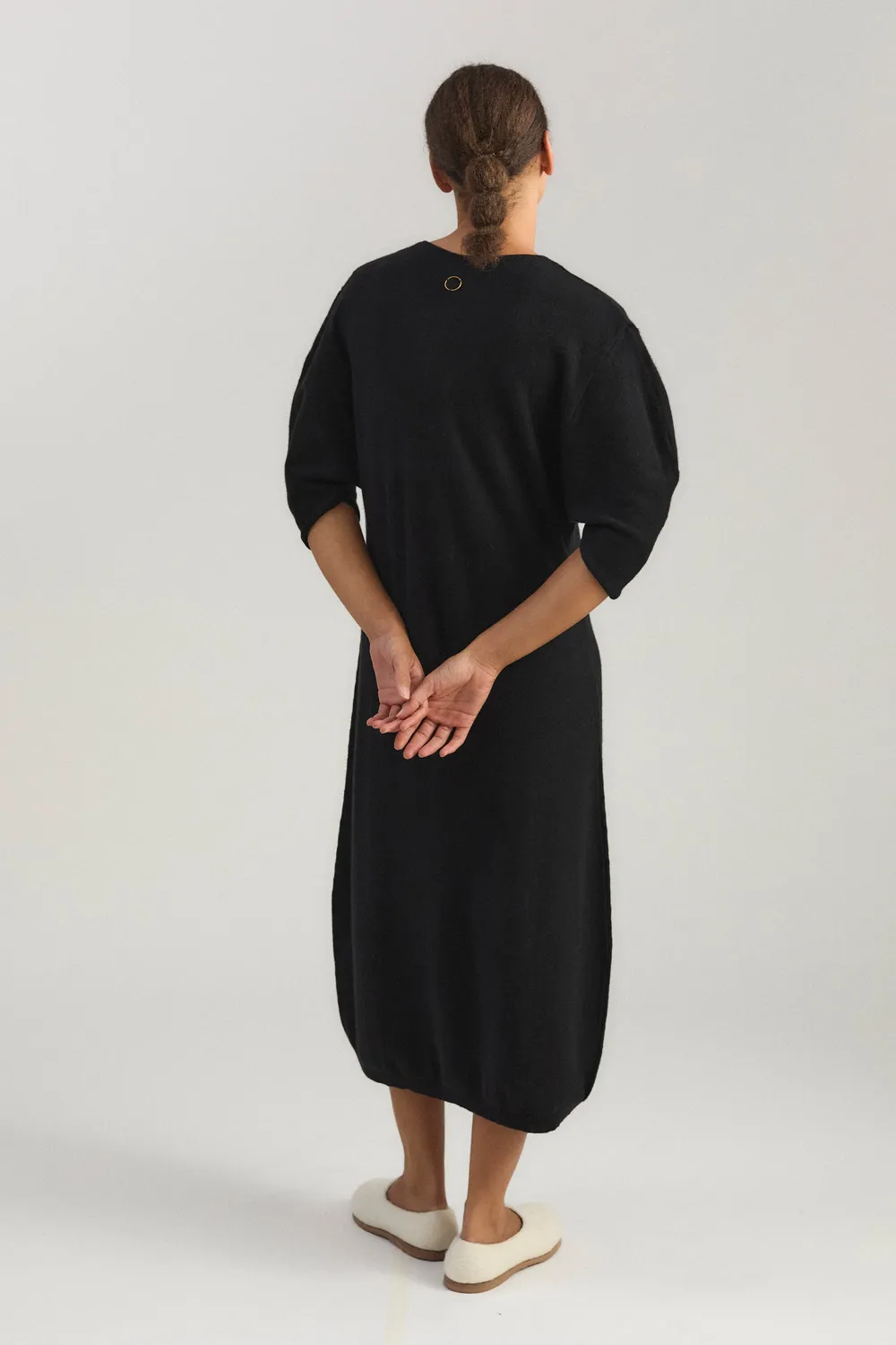 Oyuna Noria Strickkleid Schwarz aus Kaschmir