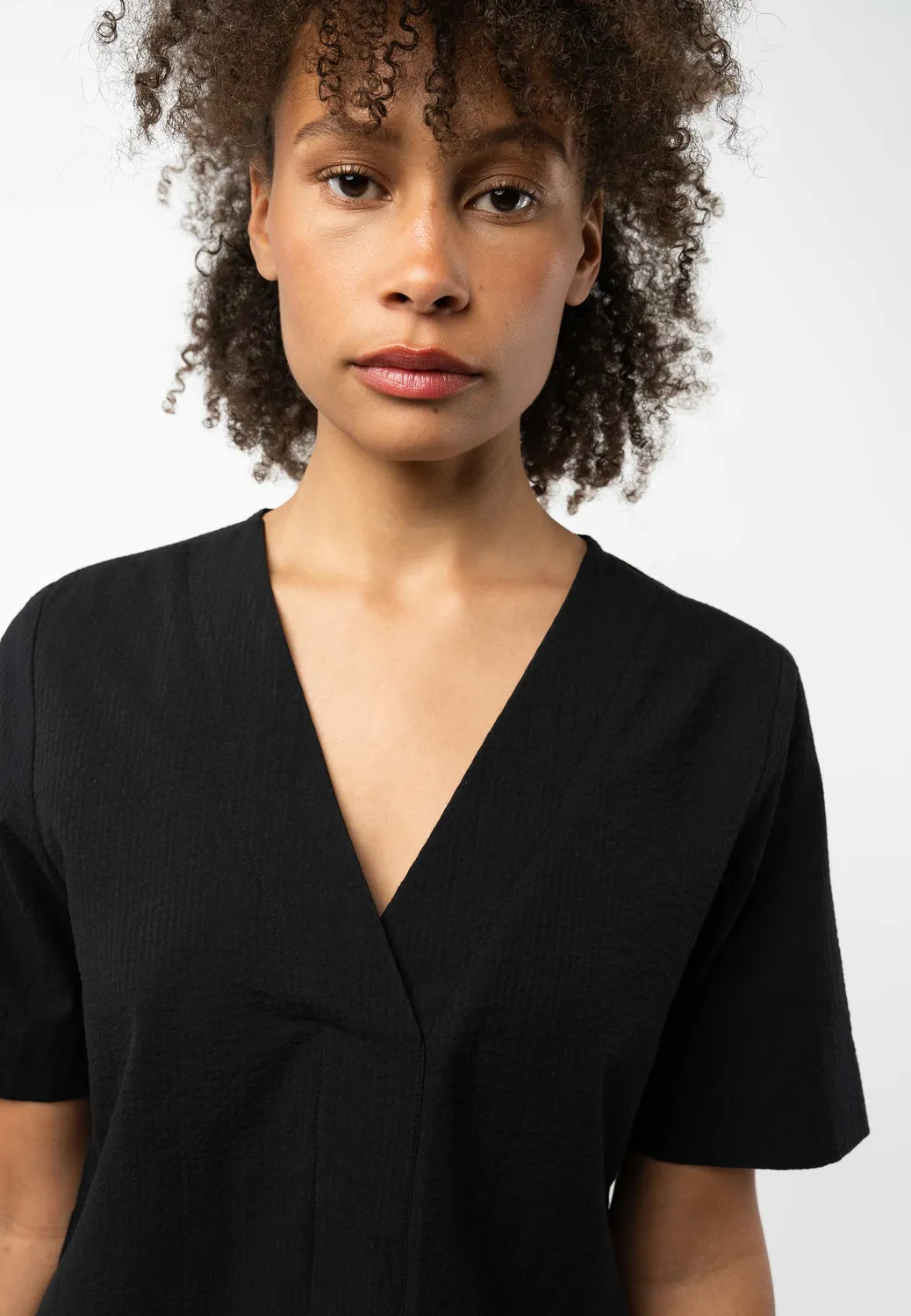 MELA NALA Bluse schwarz aus Bio-Baumwolle