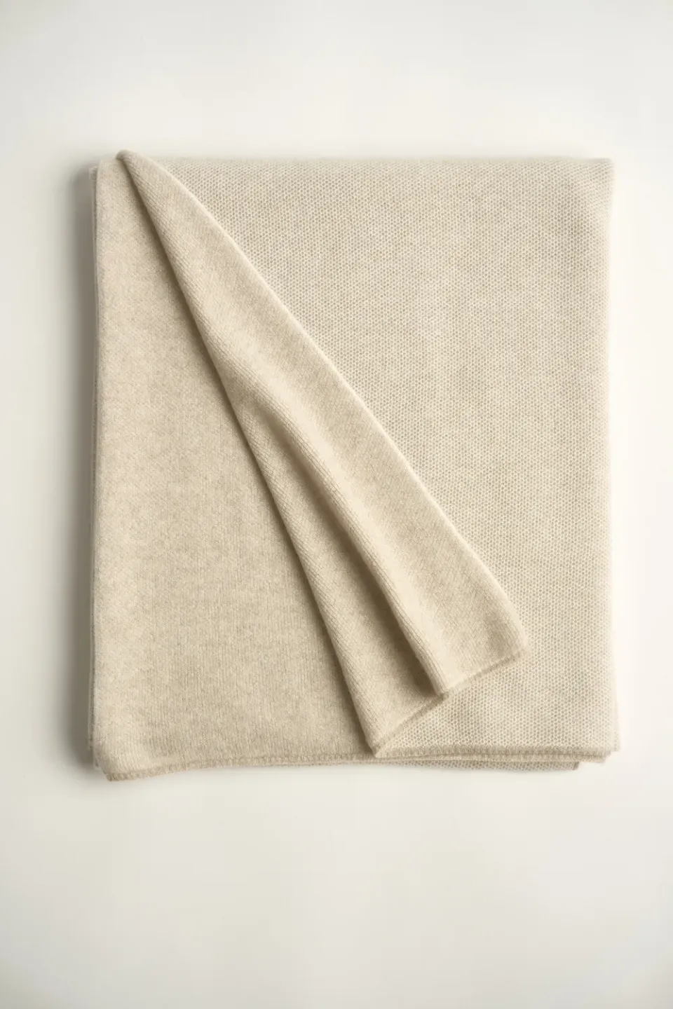 Oyuna Mandu Throw Decke Feather & Ivory