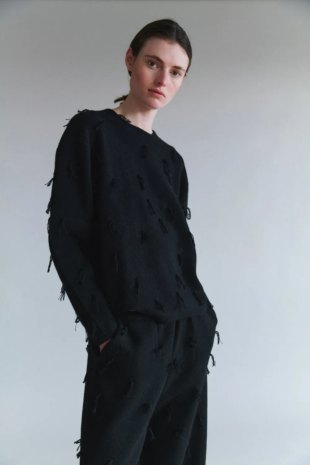Oyuna Kulan Pullover Schwarz lockerer Jacquardstrick