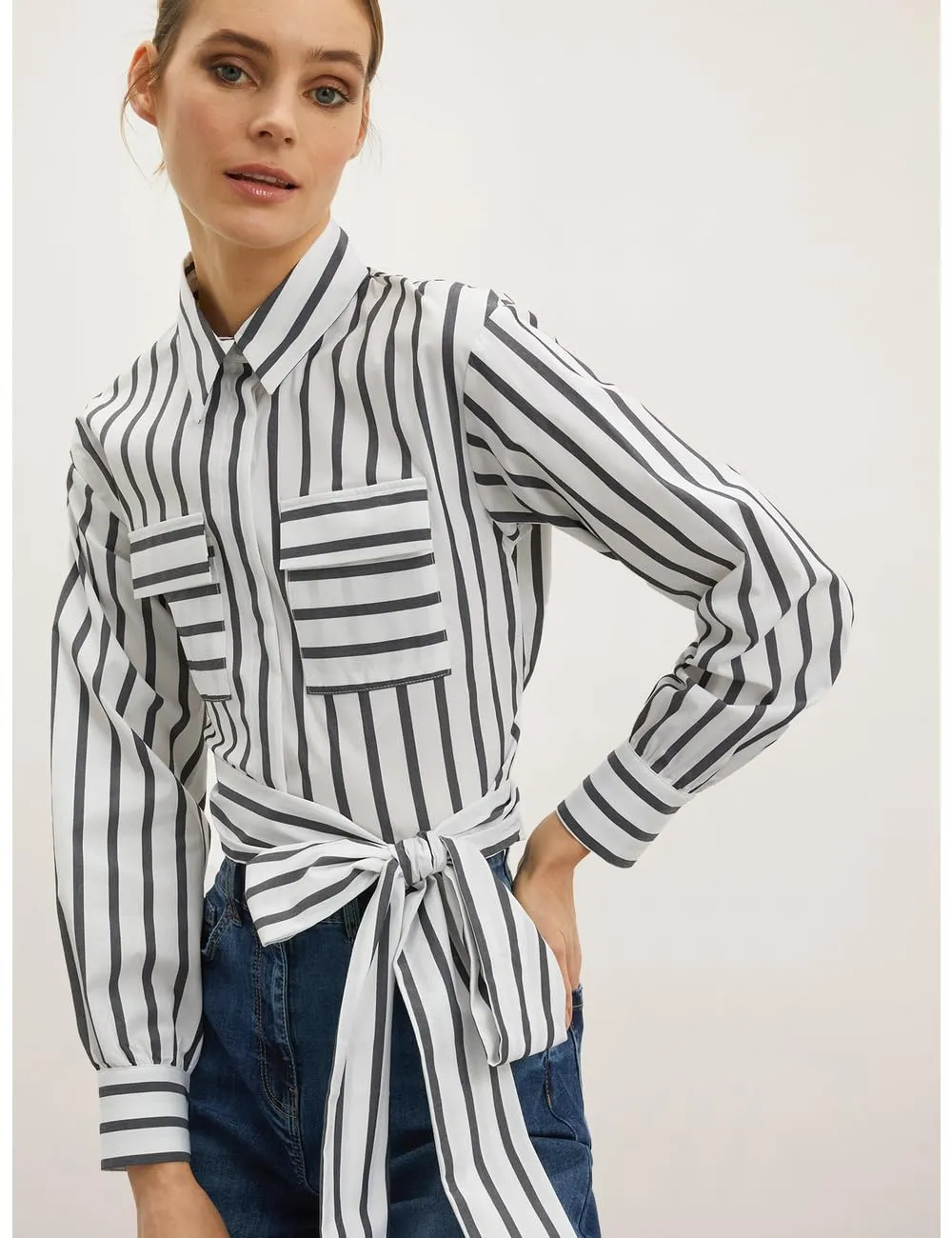 Motivi Gestreifte Cropped-Hemdbluse mit Gürtel