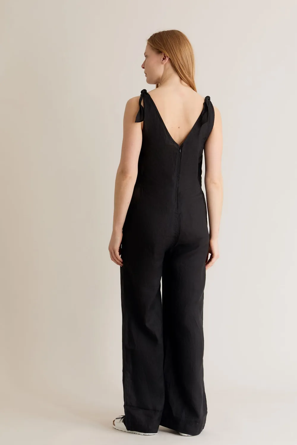 Komodo Floss Jumpsuit Schwarz aus Bio-Leinen