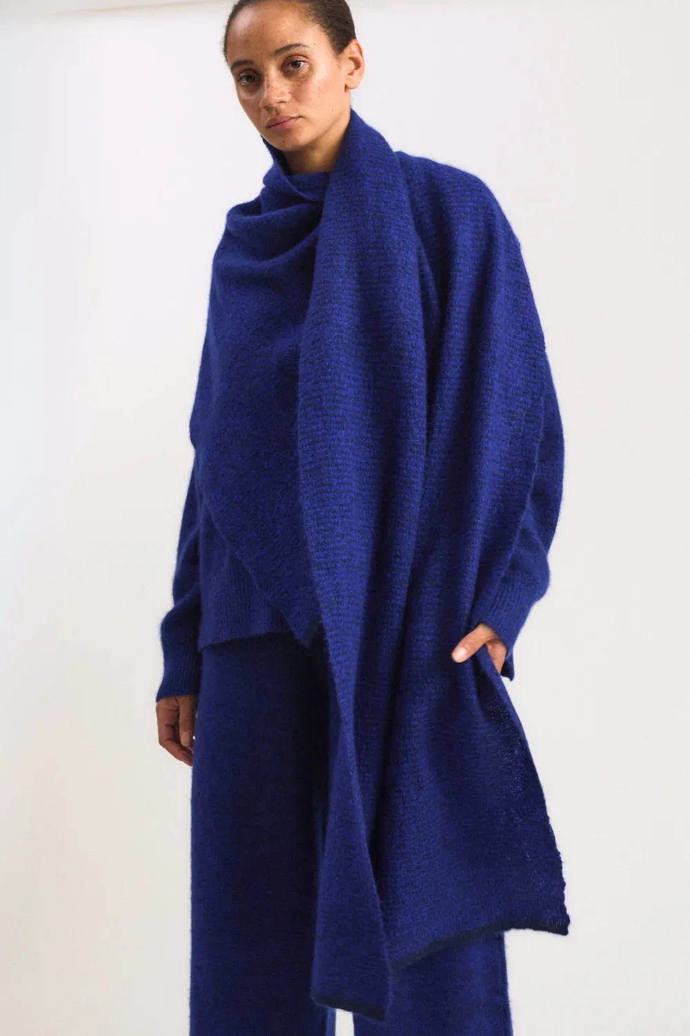 Oyuna Duara Schal Marine Cobalt Cashmere-Seide