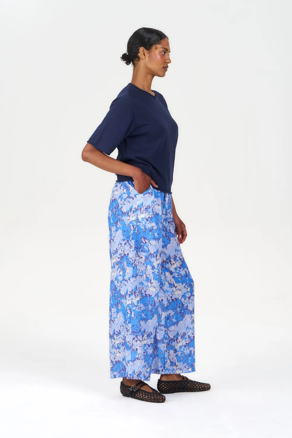 Komodo Aria Hose Acid Blue Tencel-Leinen