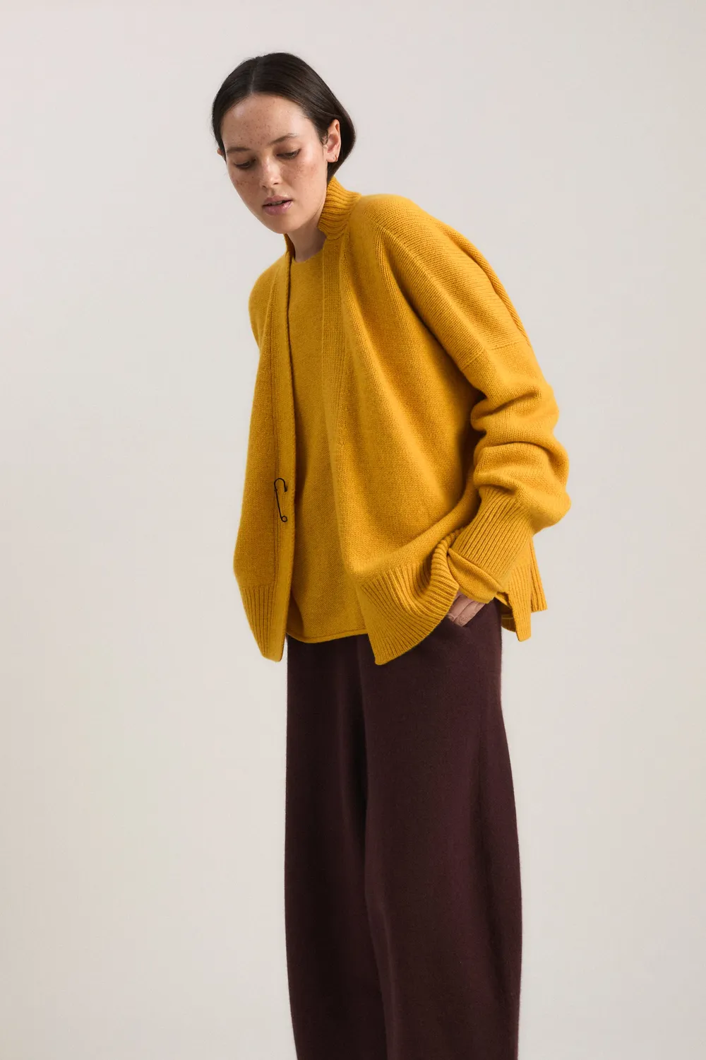 Oyuna Aire Cardigan Amber offen