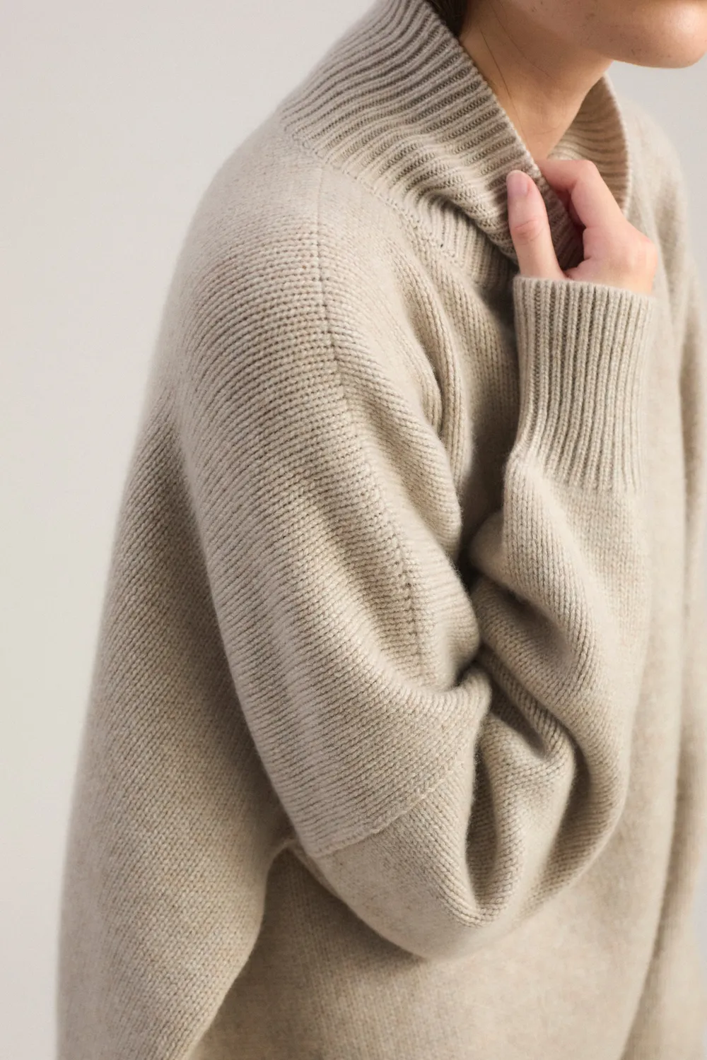 Oyuna Kaila Pullover Feather Rollkragen Kaschmir