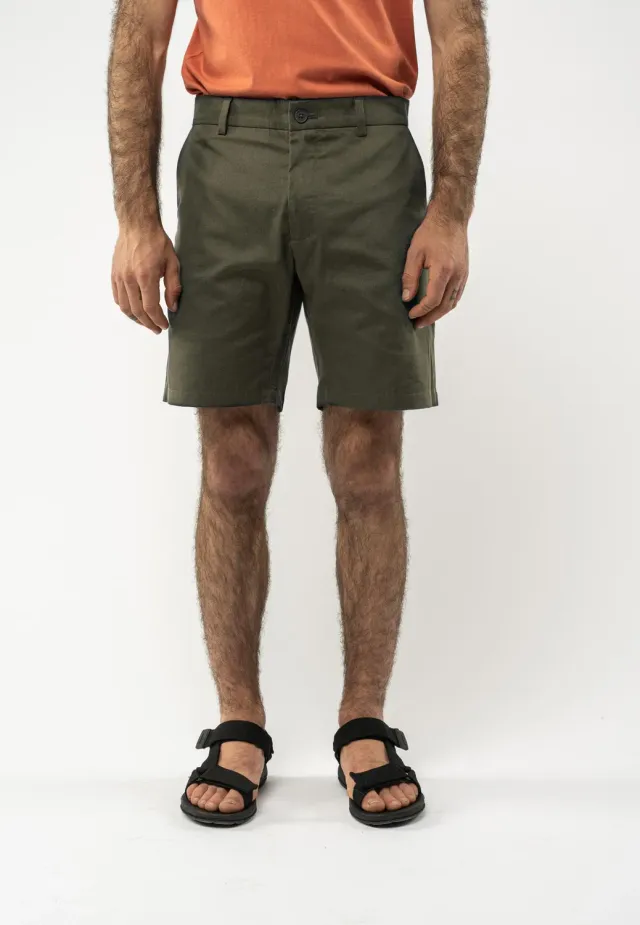 MELA NAVIN Shorts dark olive Bio-Baumwolltwill