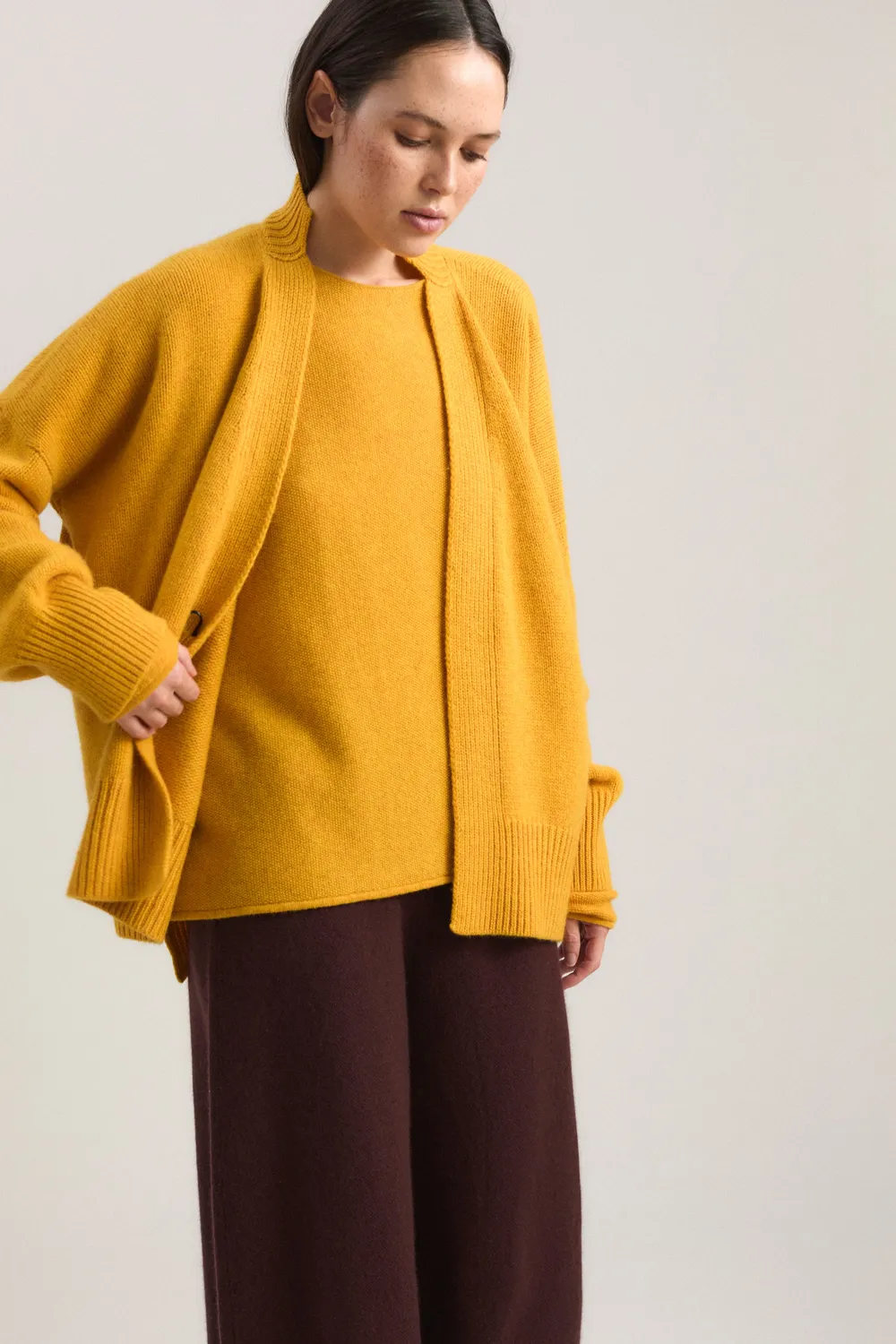 Oyuna Aire Cardigan Amber offen