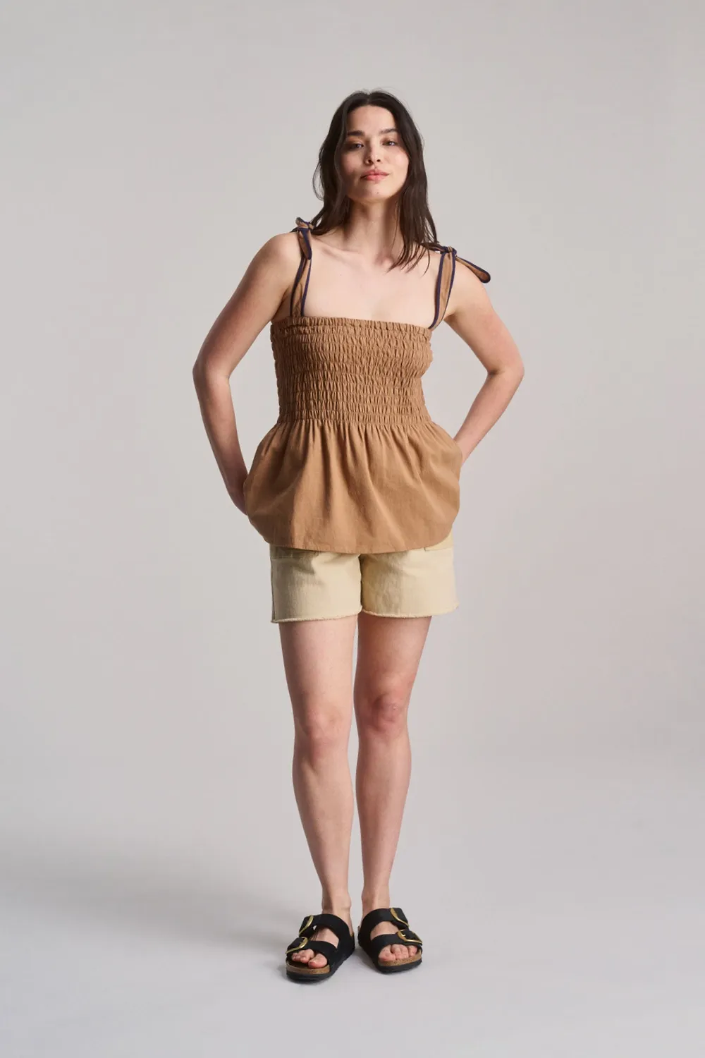 KOMODO Gaia Top Tan Seersucker Bio-Baumwolle