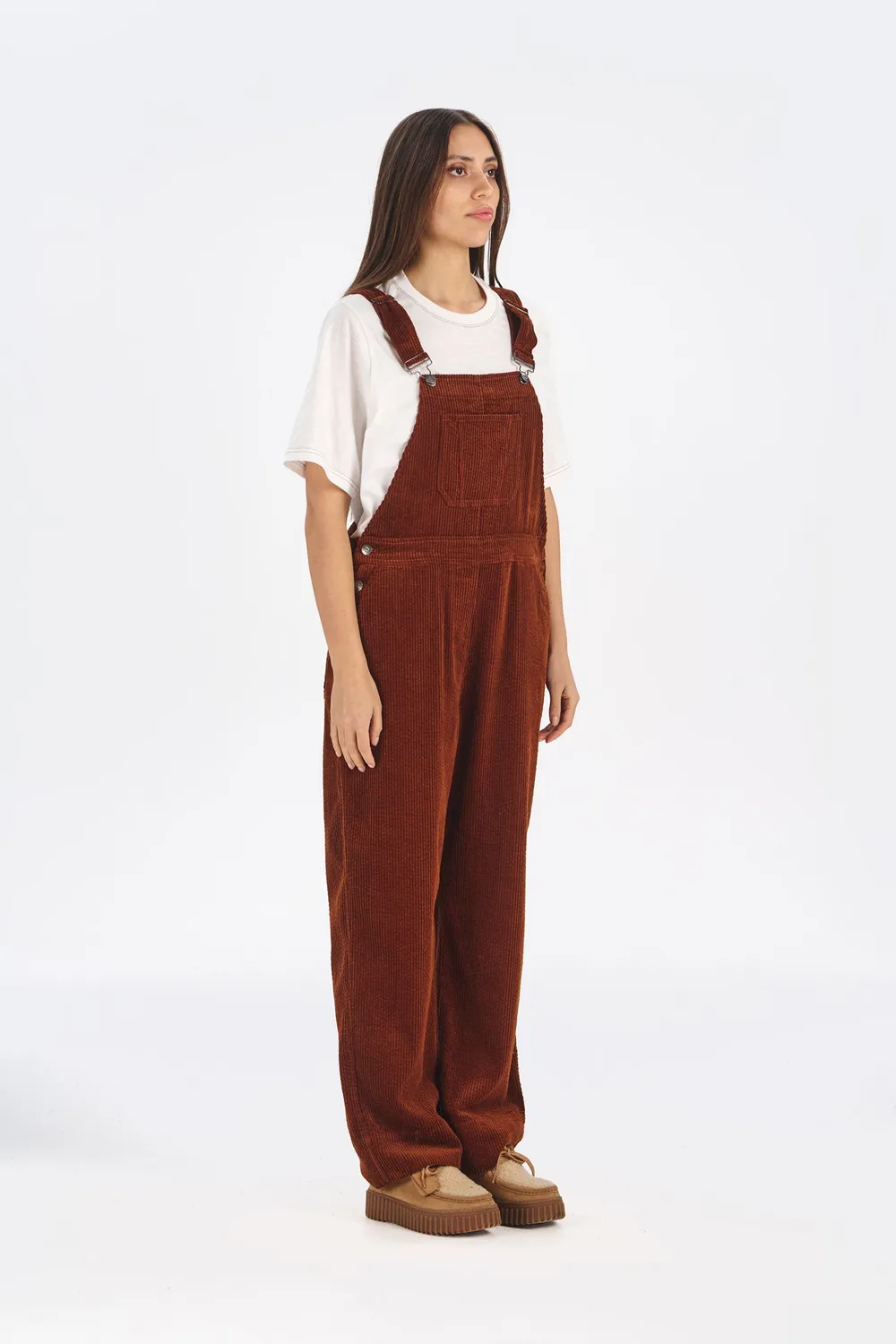 KOMODO LENI Latzhose Chestnut Cord Bio-Baumwolle