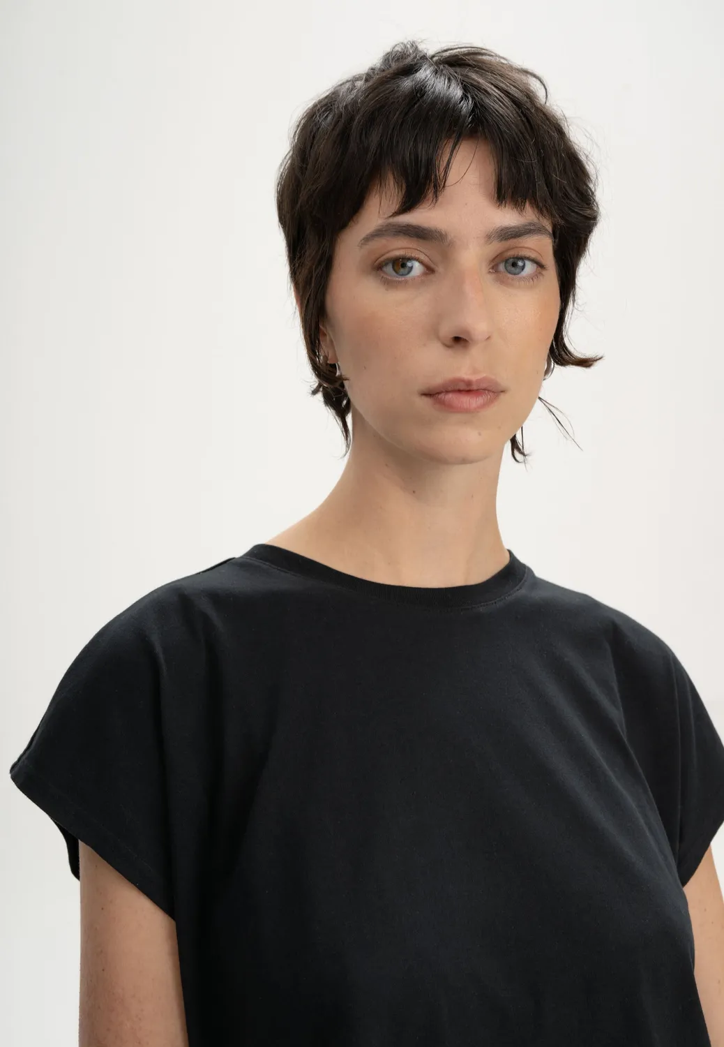 MELA BHAMINI Cropped T-Shirt weiß Bio-Baumwolle