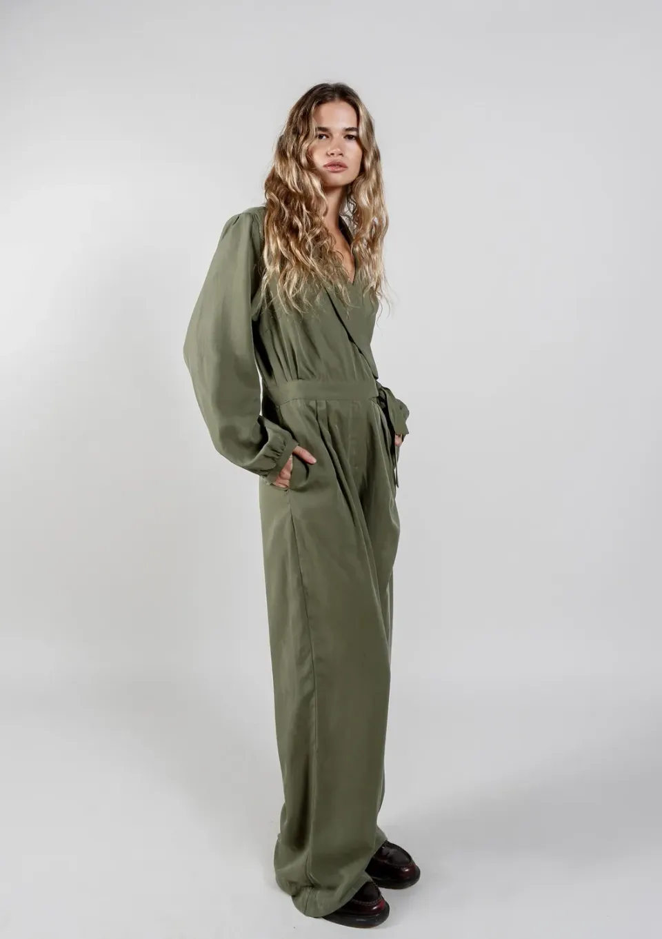 KOMODO KANGRA Jumpsuit Grün Gr. 44 aus Tencel