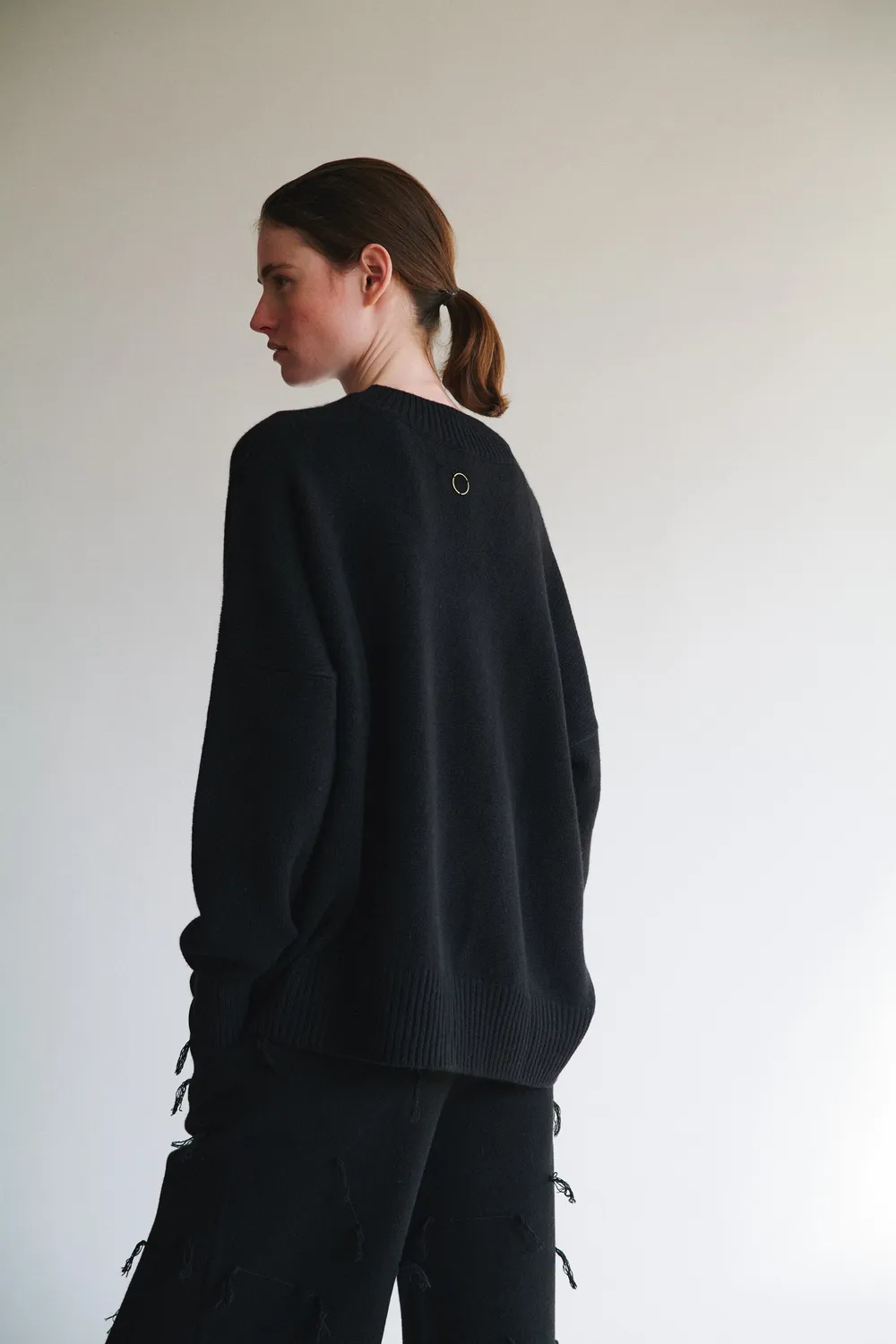 Oyuna Aila Pullover Schwarz Kaschmir oversized