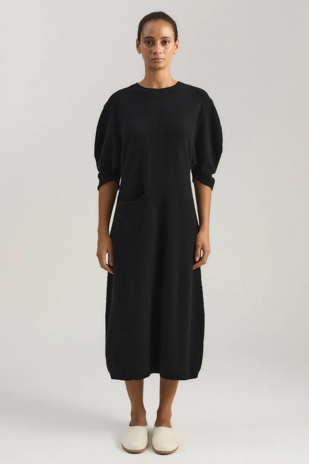 Oyuna Noria Strickkleid Schwarz aus Kaschmir
