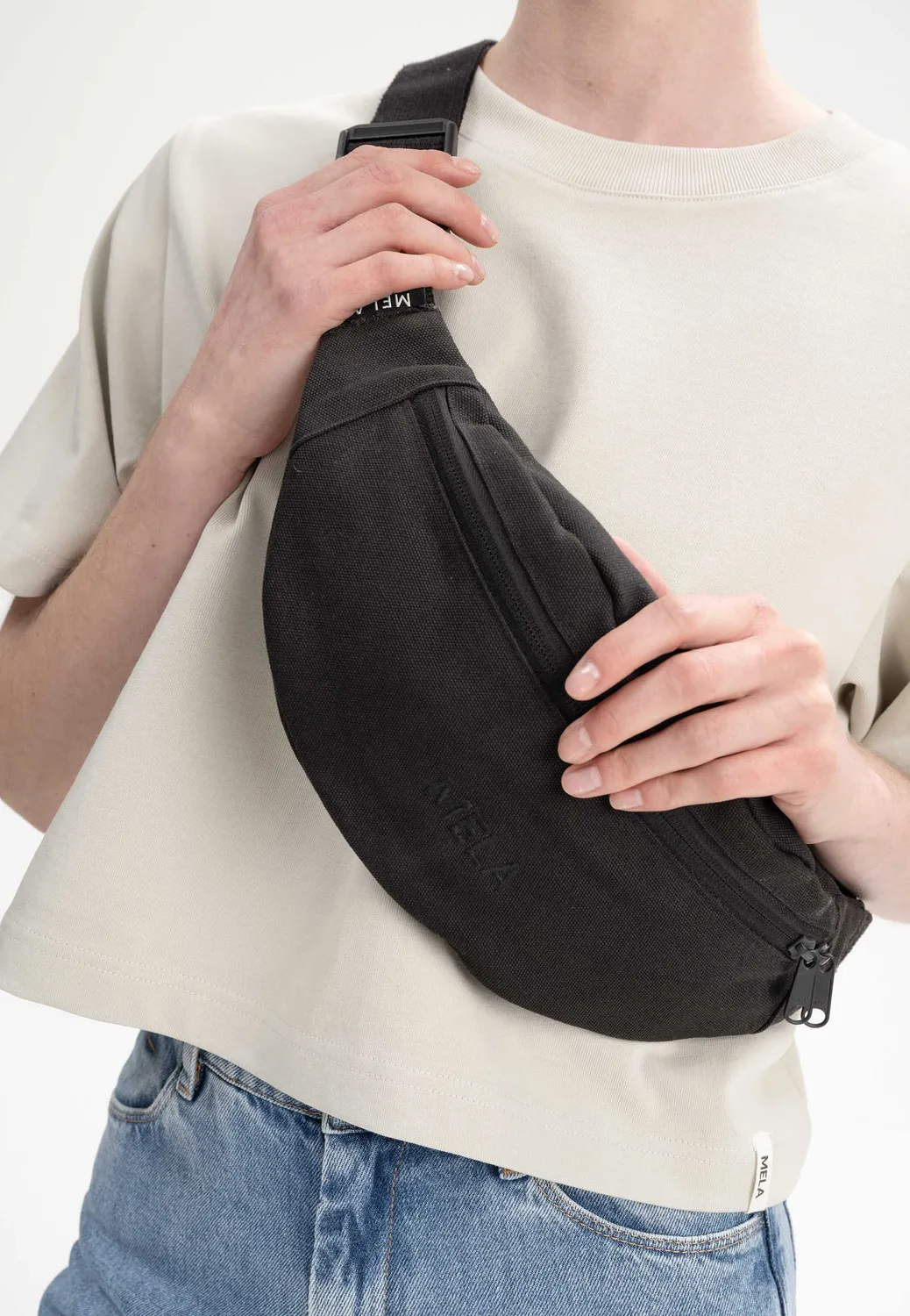 MELA Hip Bag Bauchtasche all black Canvas