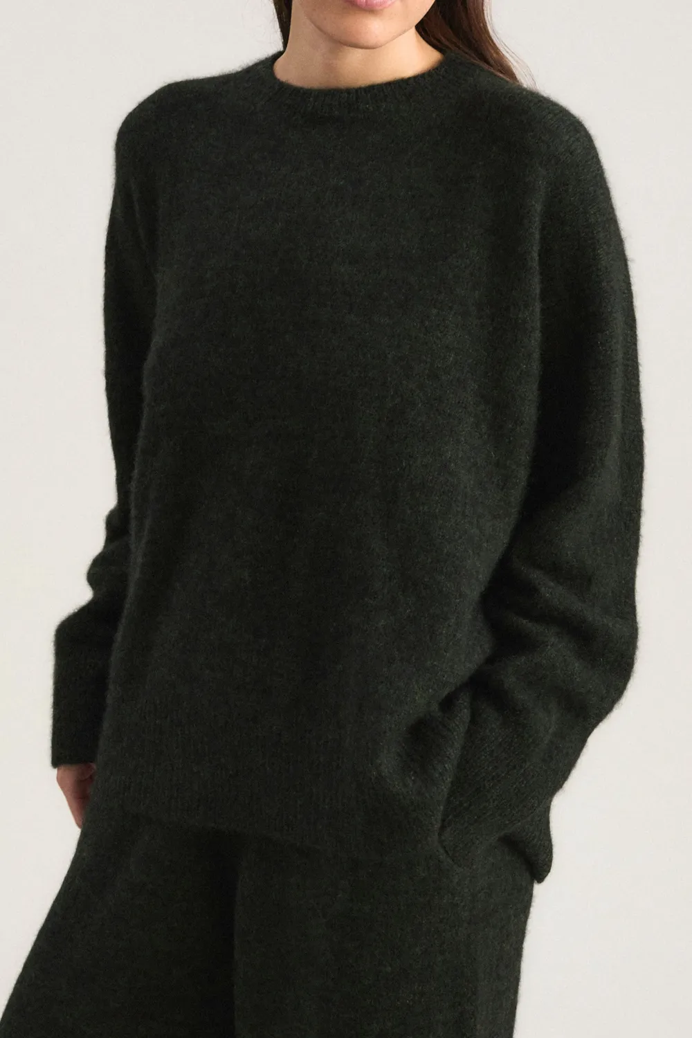 Oyuna Mori Pullover Pine Jet kurz geschnitten