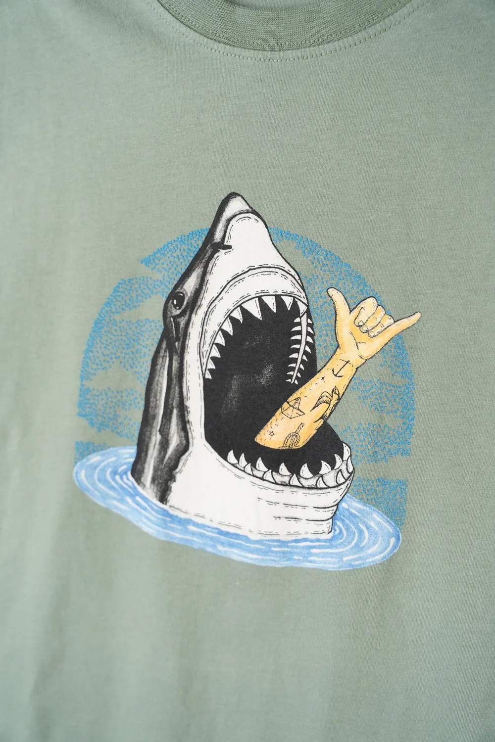 LAKOR Shark Shaka T-Shirt Sea Spray Bio-Baumwolle