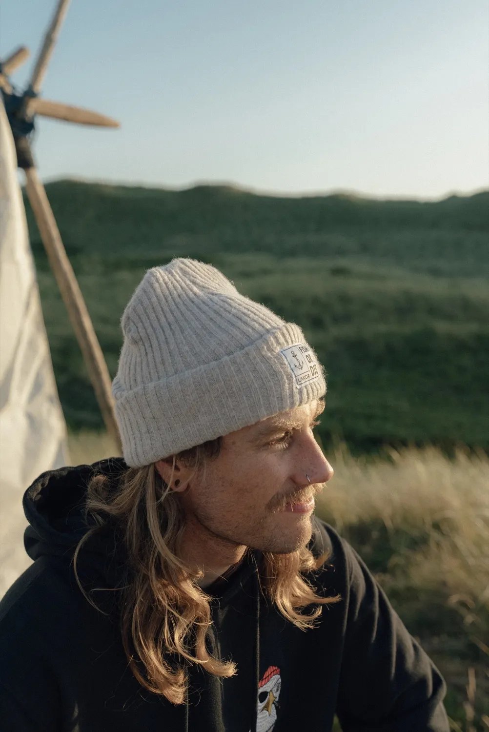 LAKOR Fish or Die Beanie sand Wolle Onesize