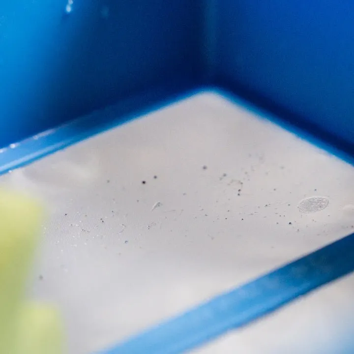 Langbrett Guppyfriend Waschbecken Filter Mikroplastik deutsch