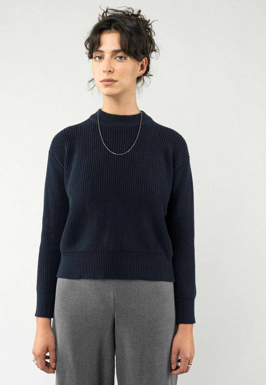 MELA MANIKA Pullover schwarz aus Bio-Baumwolle