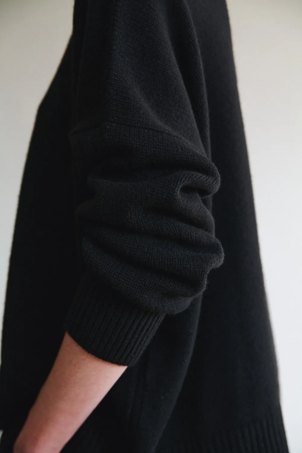 Oyuna Aila Pullover Schwarz Kaschmir oversized