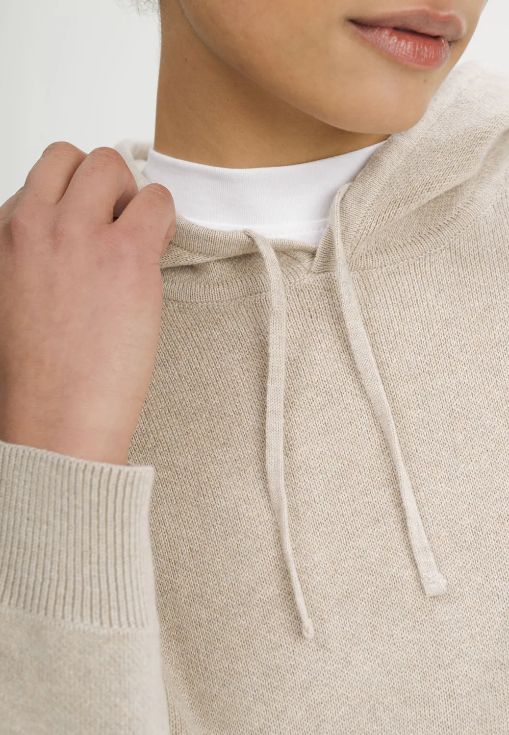 MELA JANISHA Strick-Kapuzenpullover Bio-Baumwolle