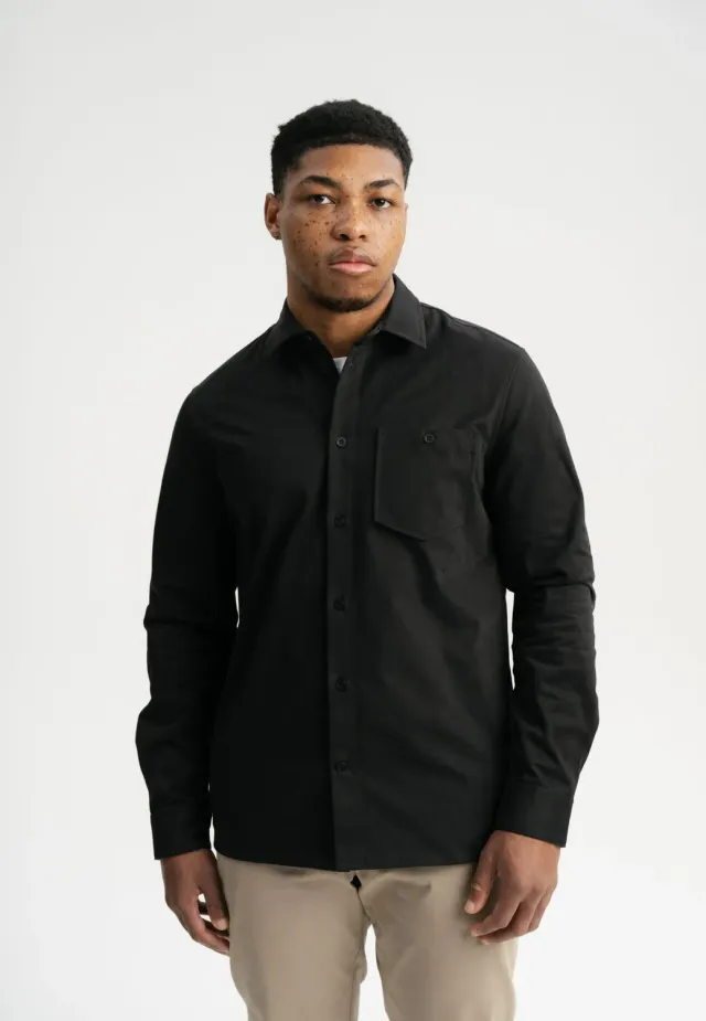 MELA ASHUTOSH Twill Hemd schwarz aus Bio-Baumwolle