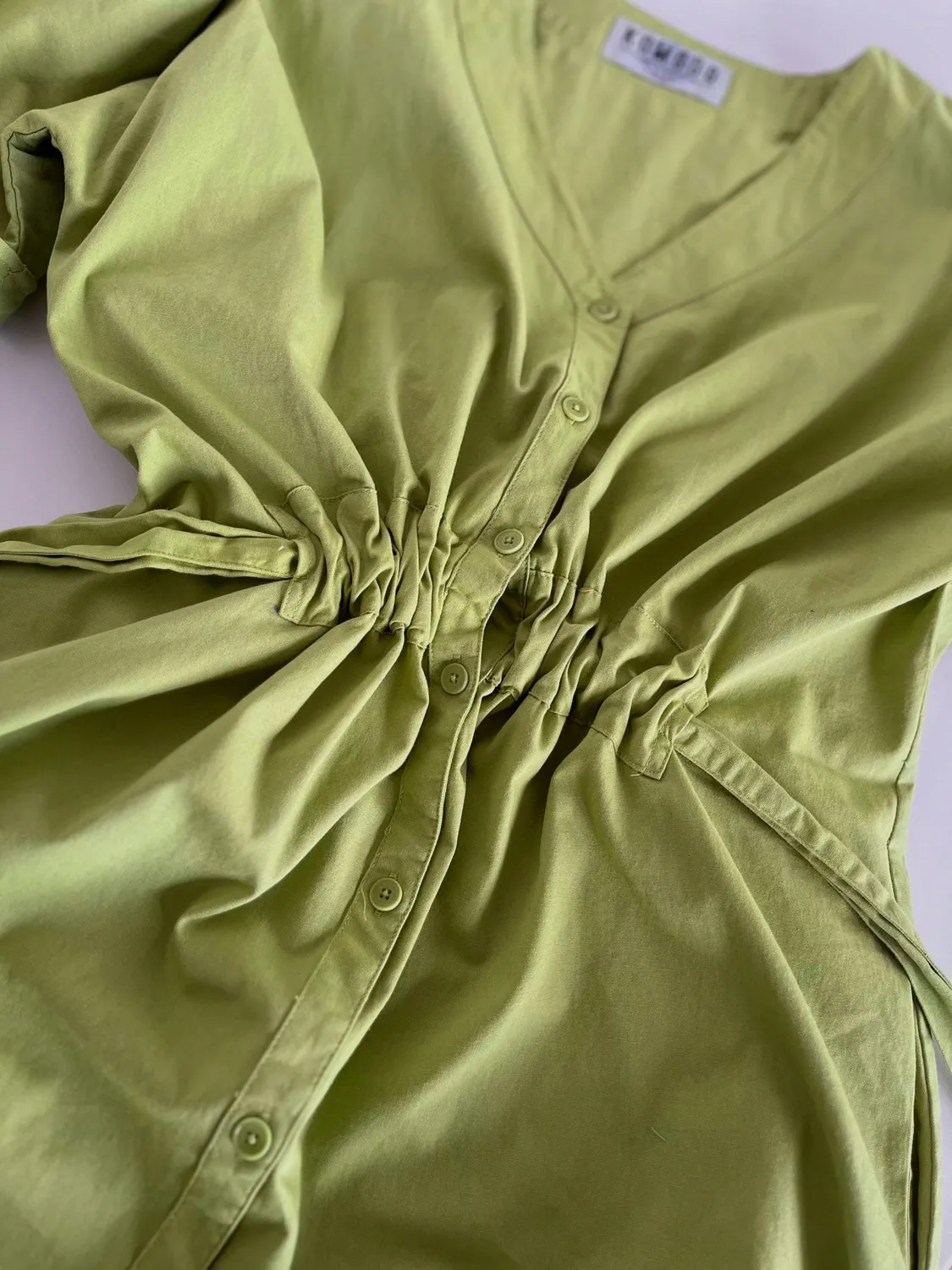 KOMODO DUSK Kleid Sage Bio-Baumwolle Taschen