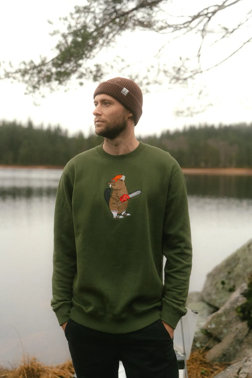 LAKOR Lazy Lumber Crewneck Sweatshirt Rifle Green Bio-Baumwolle