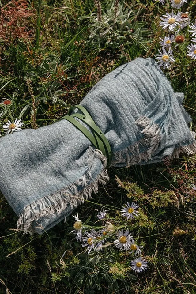 Oyuna Esra Travel Throw Sky Kaschmirdecke