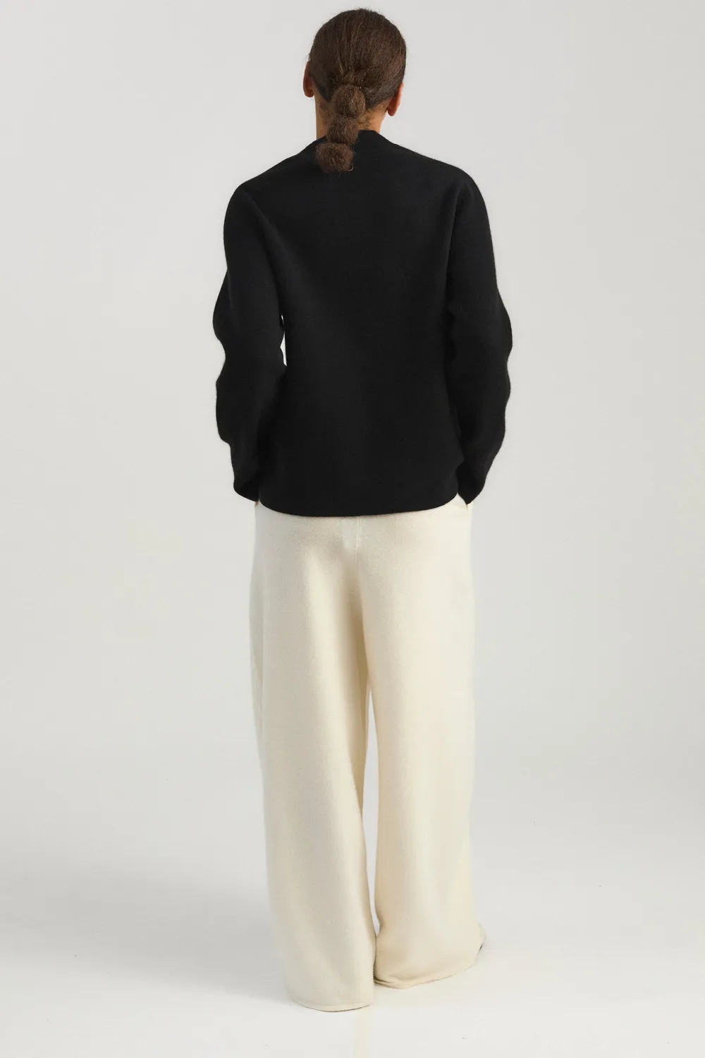 Oyuna Niaza Jacke Black wendbar