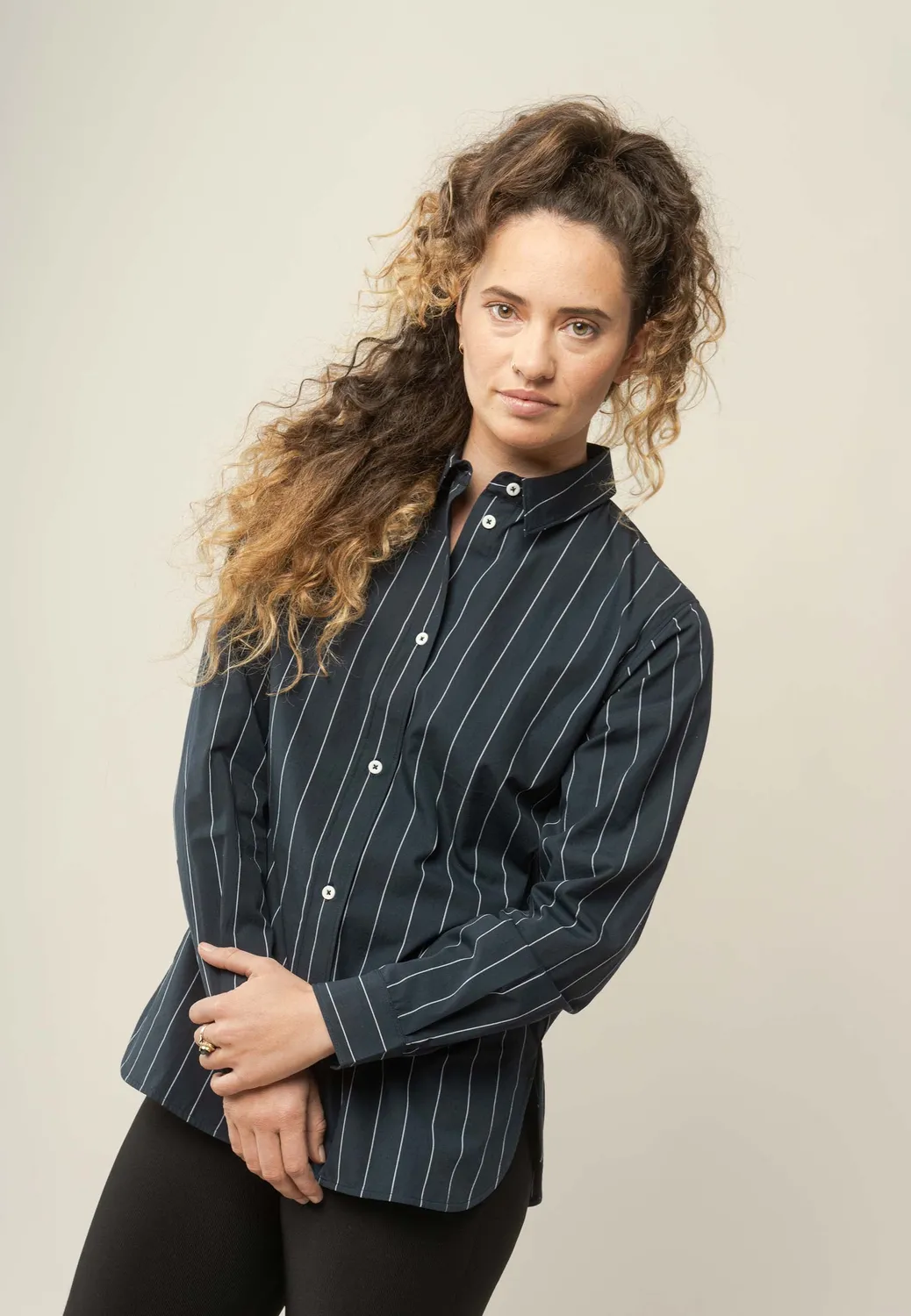 MELA NAINA Bluse schwarz XL aus Bio-Baumwolle