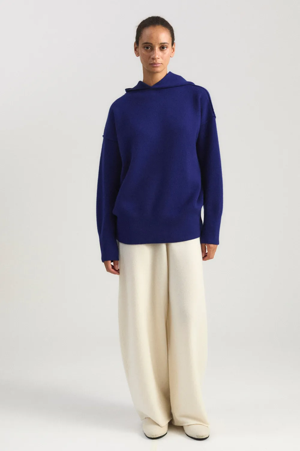 Oyuna Seku Hoodie Ink Ocean Cashmere wendbar