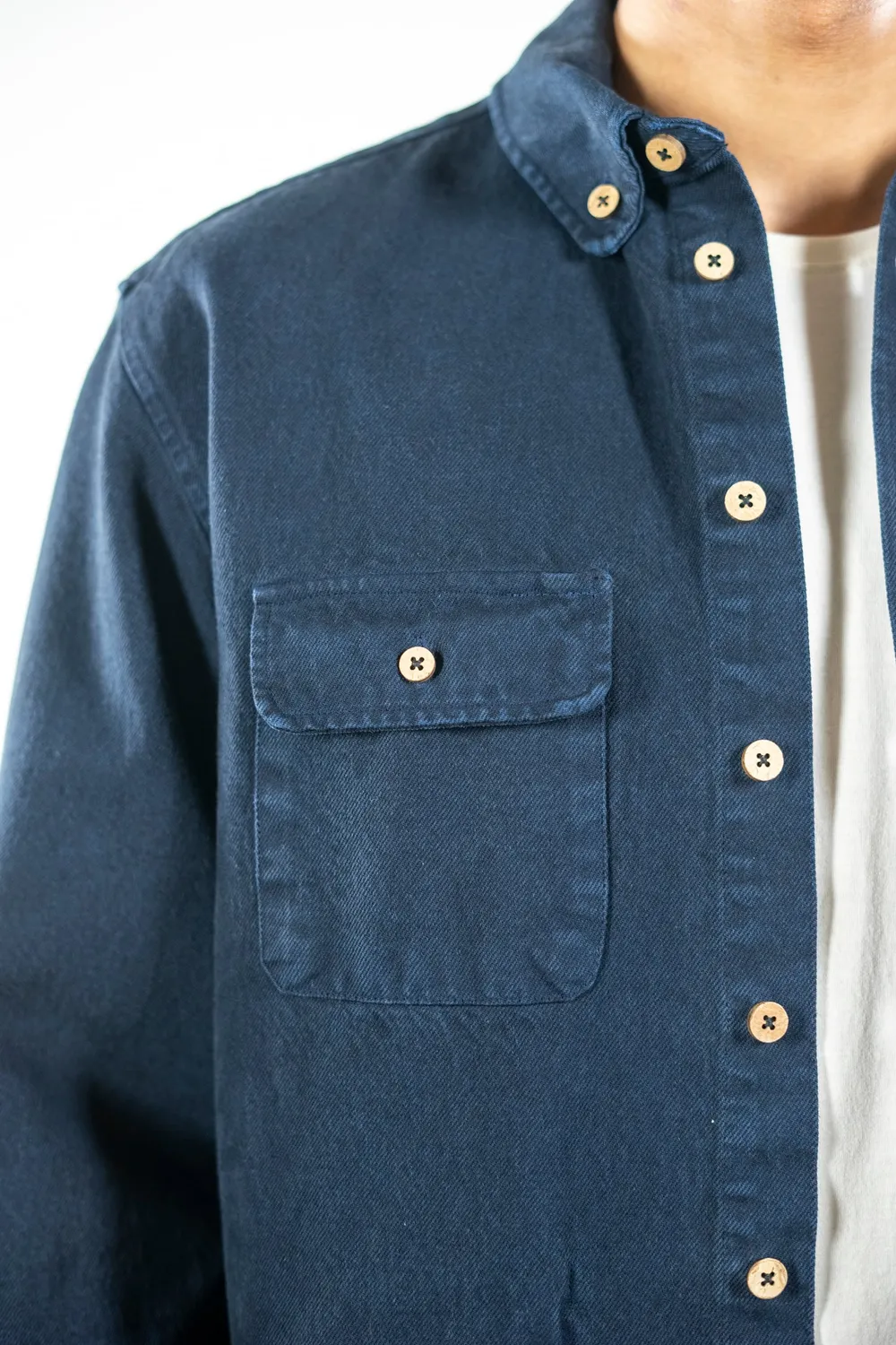 LAKOR Knokkel Overshirt Navy Kokosknöpfe