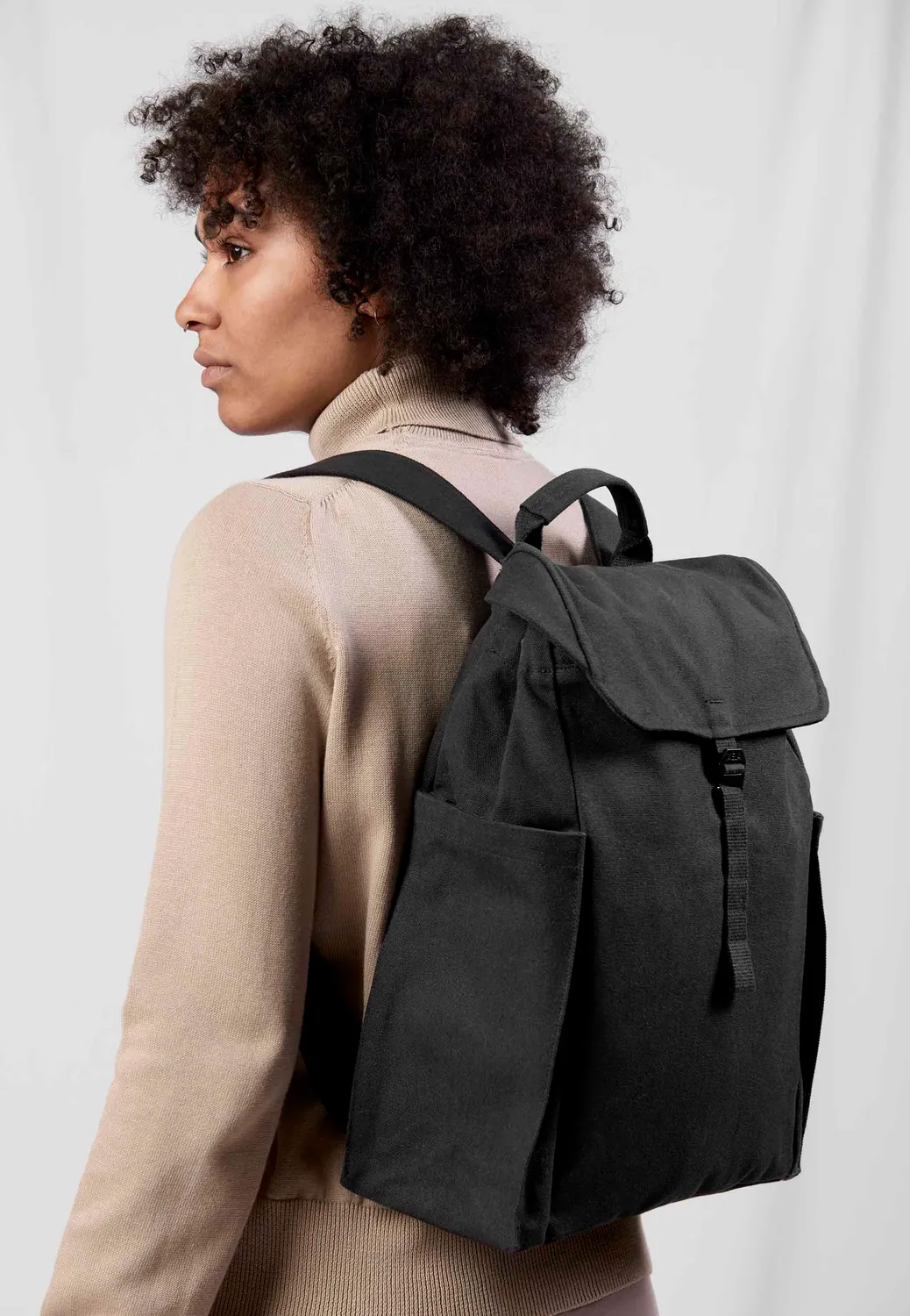 MELA x dariadeh Rucksack schwarz aus Canvas Bio