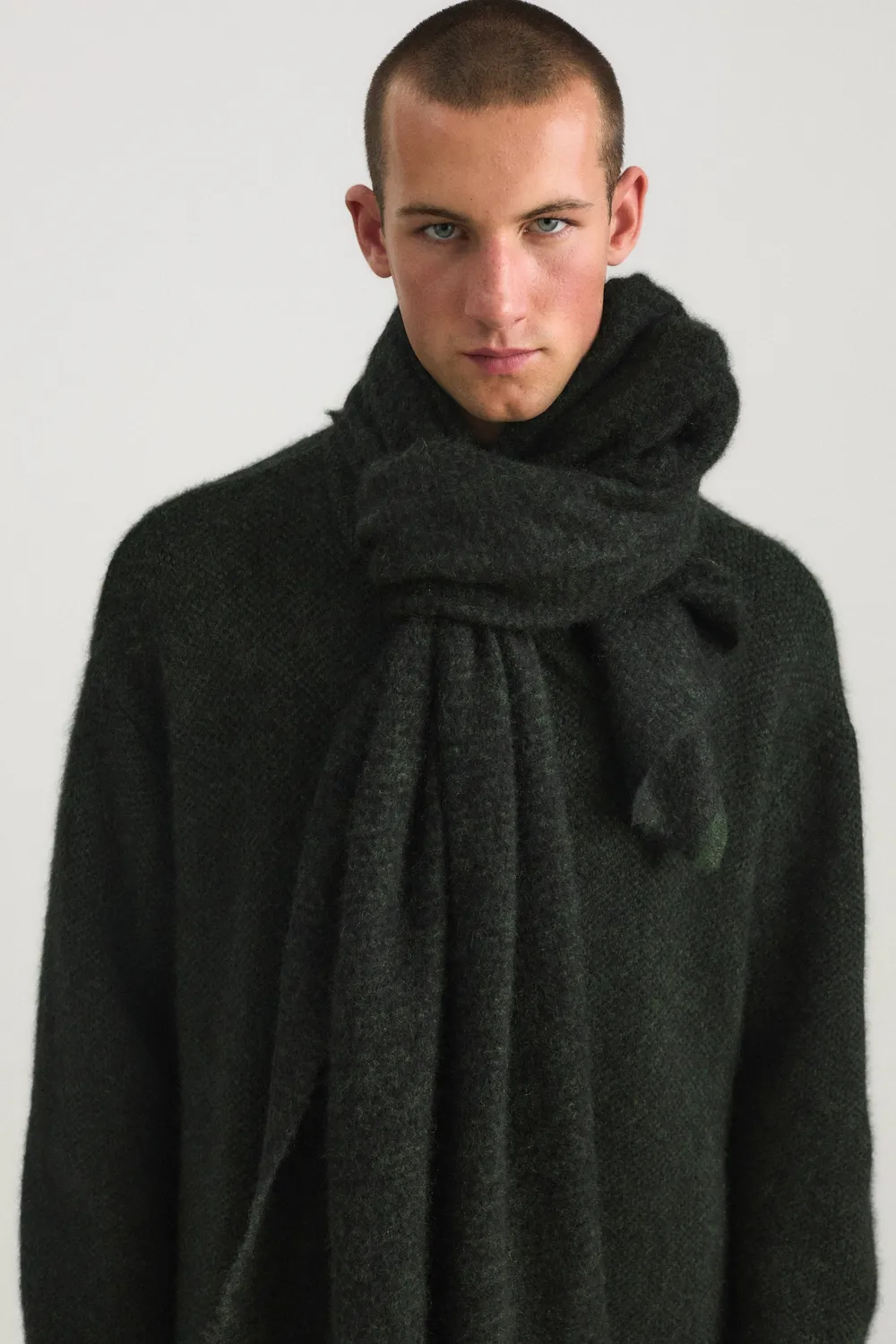 Oyuna Duara Schal Pine Jet Seide Cashmere
