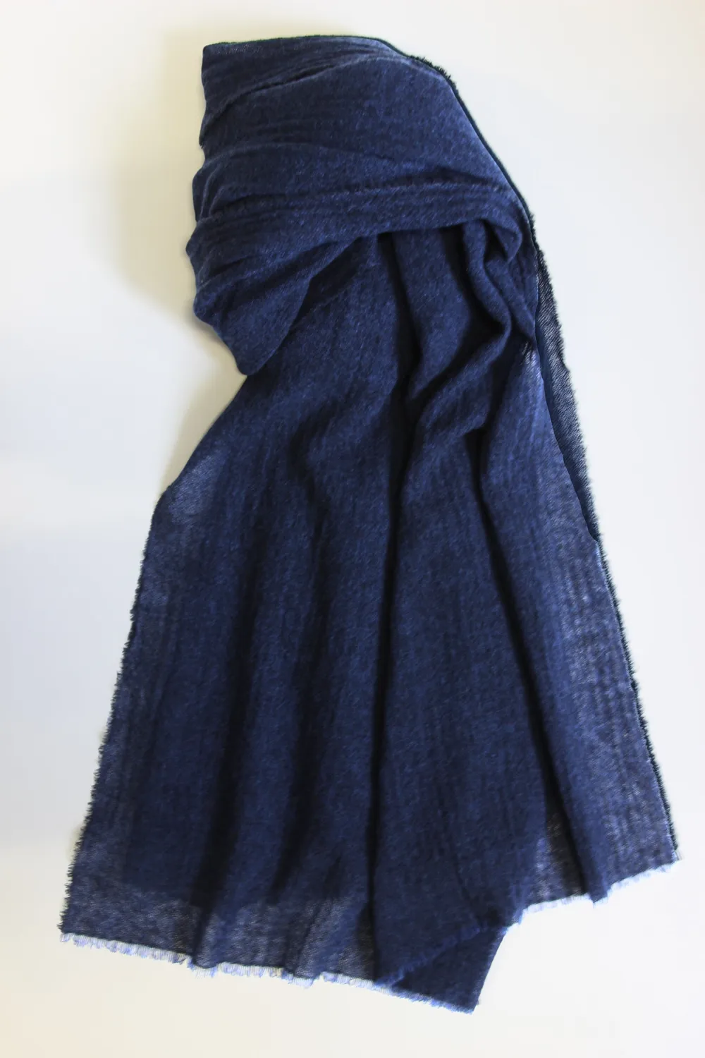 Oyuna Sera Schal Indigo aus Cashmere