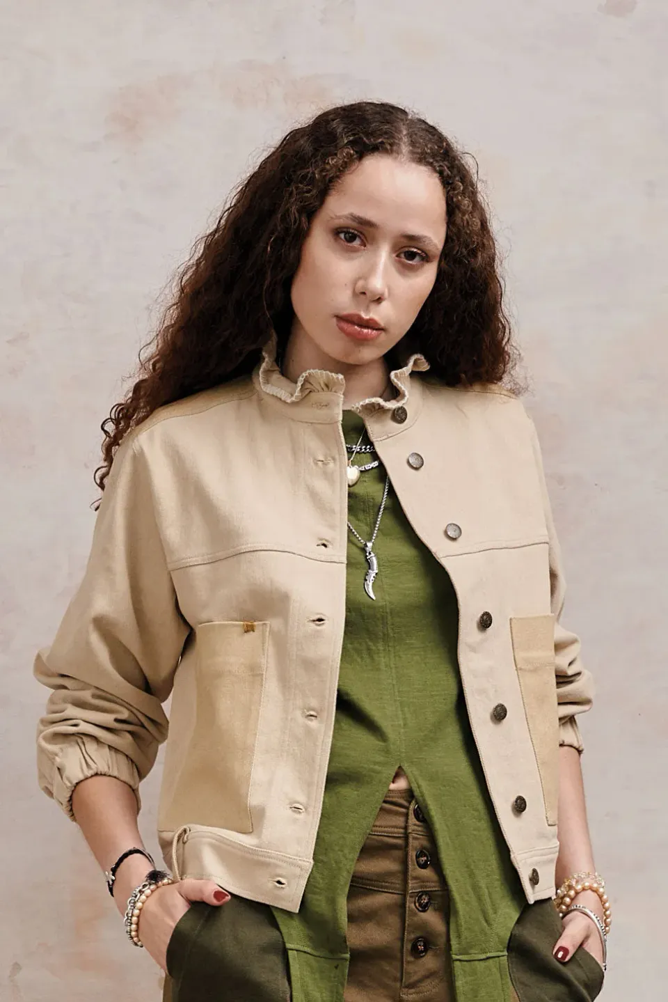 Komodo Ruffle Jacke Dark Sand Bio-Baumwolle