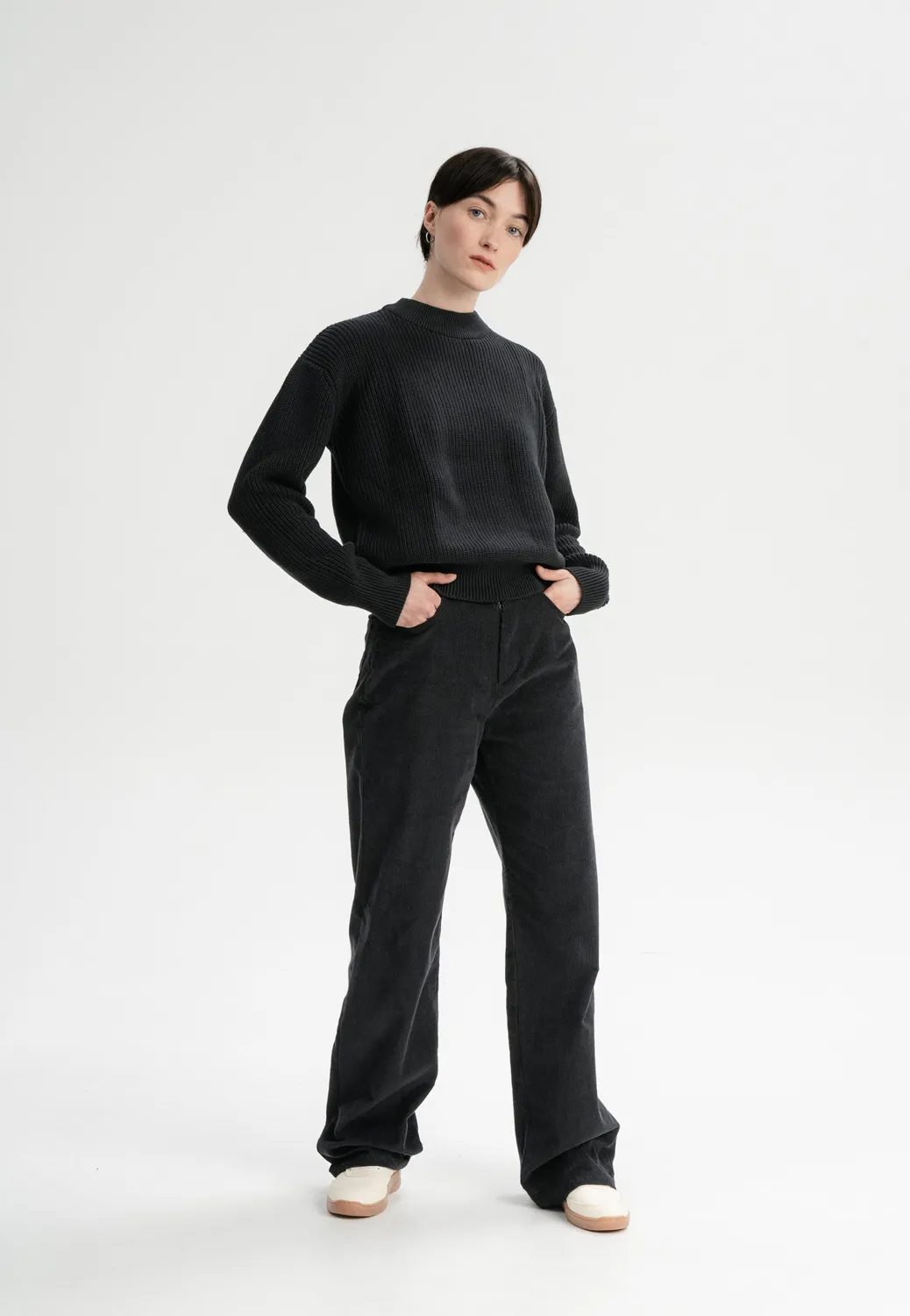 MELA MANIKA Pullover schwarz aus Bio-Baumwolle