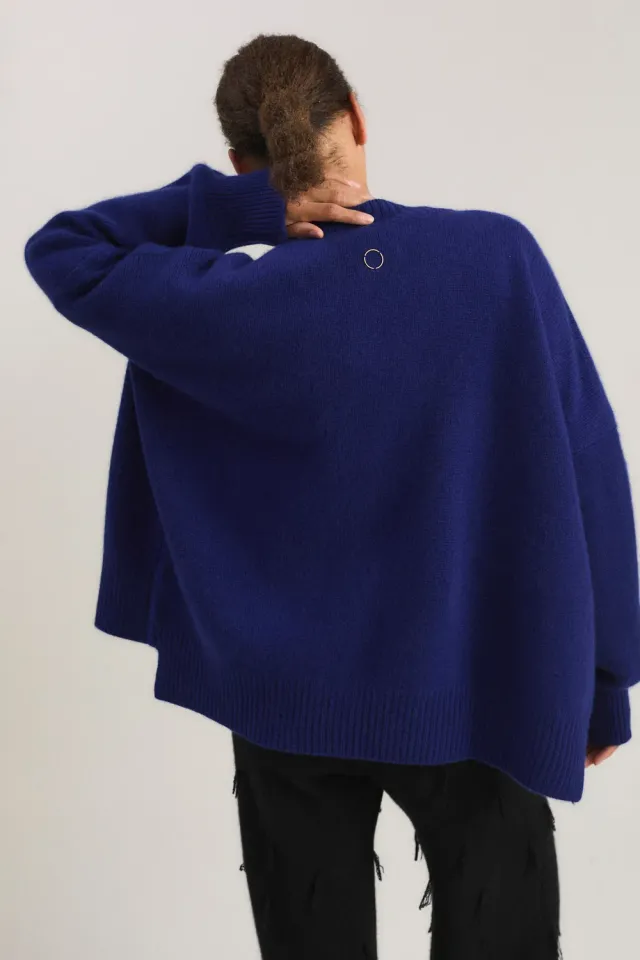 Oyuna Aire Cardigan Ink Chunky mit Anstecknadel