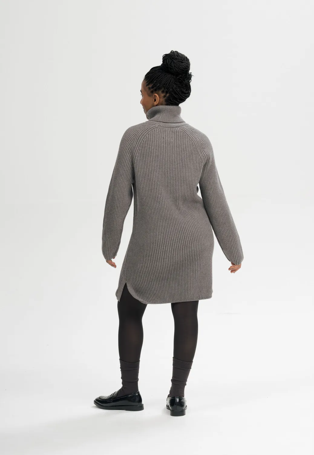MELA ARUNIKA Strickkleid schwarz aus Bio-Baumwolle