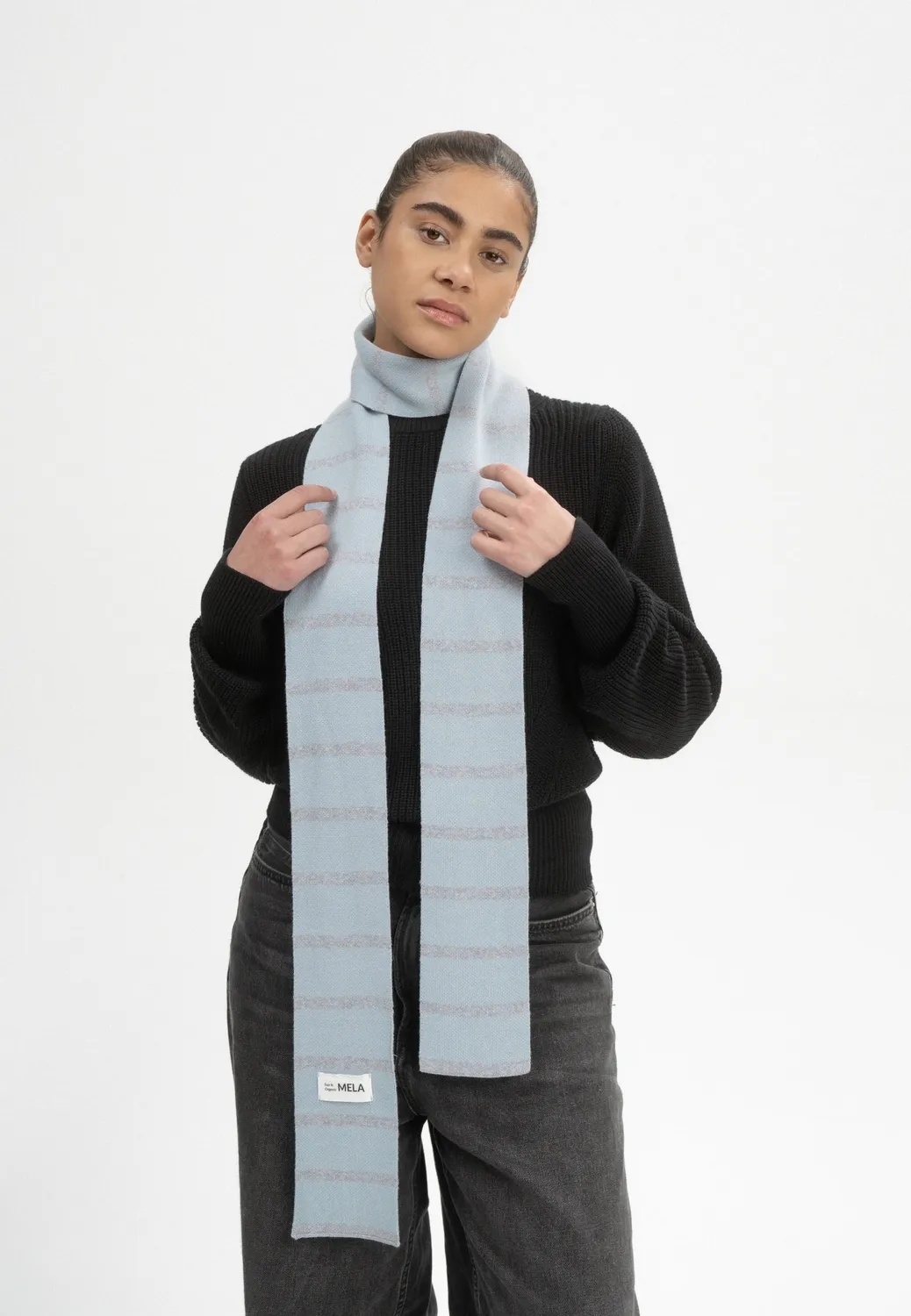 MELA BANHI Strickschal schwarz aus Bio-Baumwolle