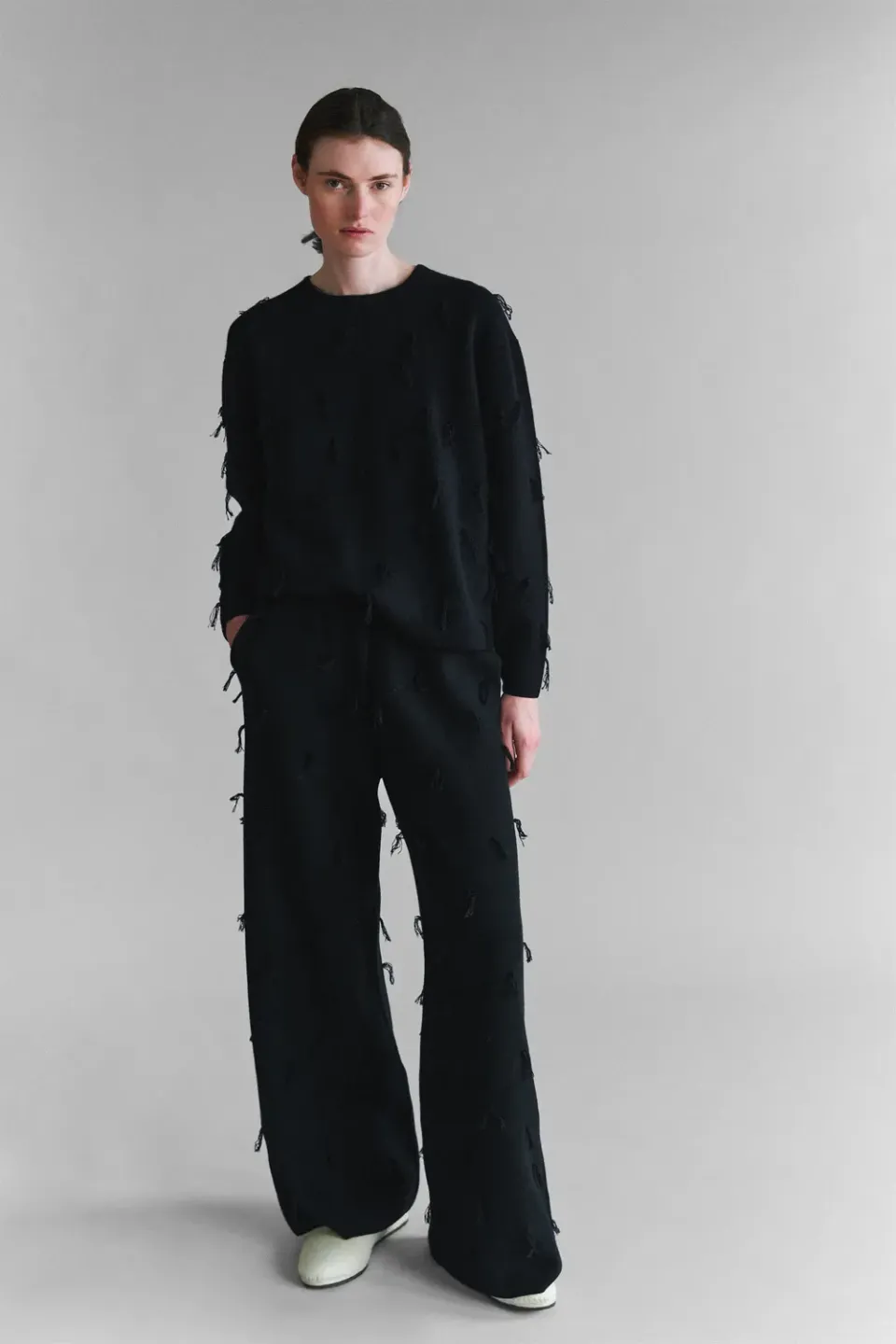Oyuna Kulan Pullover Schwarz lockerer Jacquardstrick