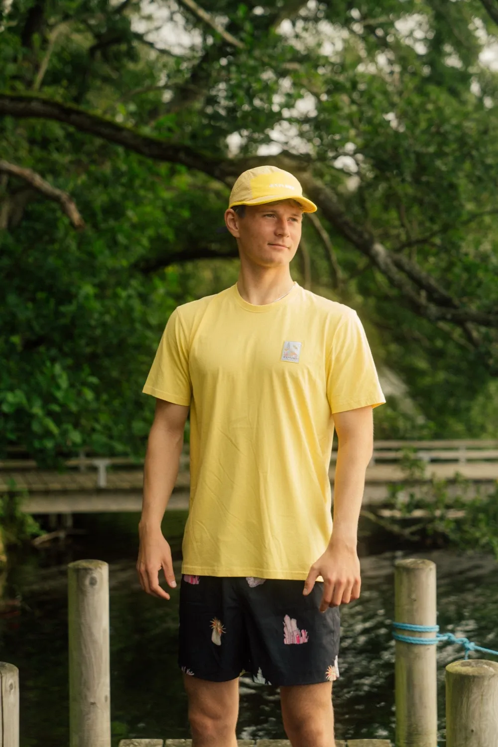 LAKOR Wall of Wonder T-Shirt Cream Gold Bio-Baumwolle
