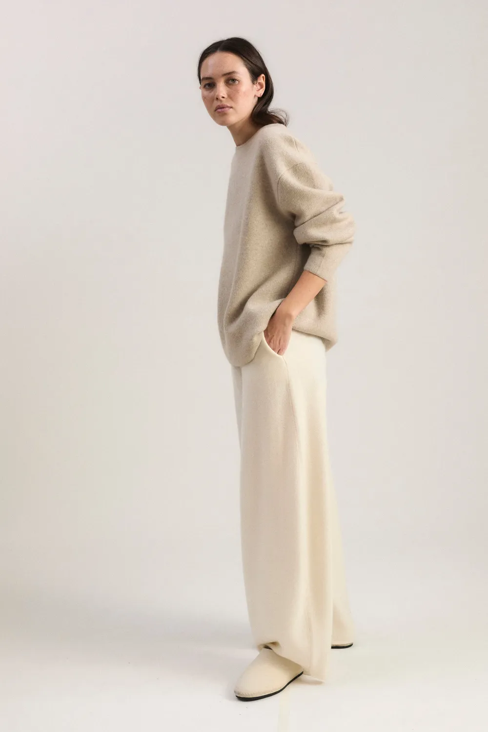 Oyuna Axa Pullover Feather Oversized aus Cashmere