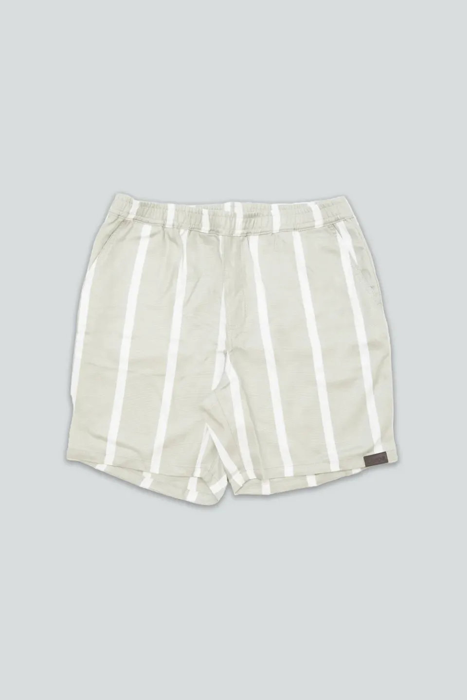 LAKOR Wide Stripe Shorts Desert Sage gestreift aus Lyocell