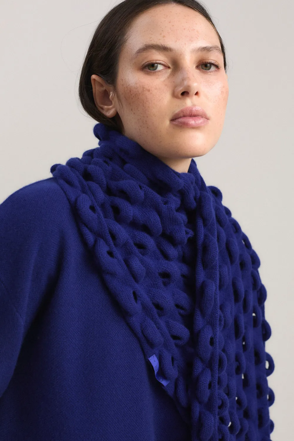 Oyuna Nodo Halswärmer Ink 3D-Strick aus Cashmere