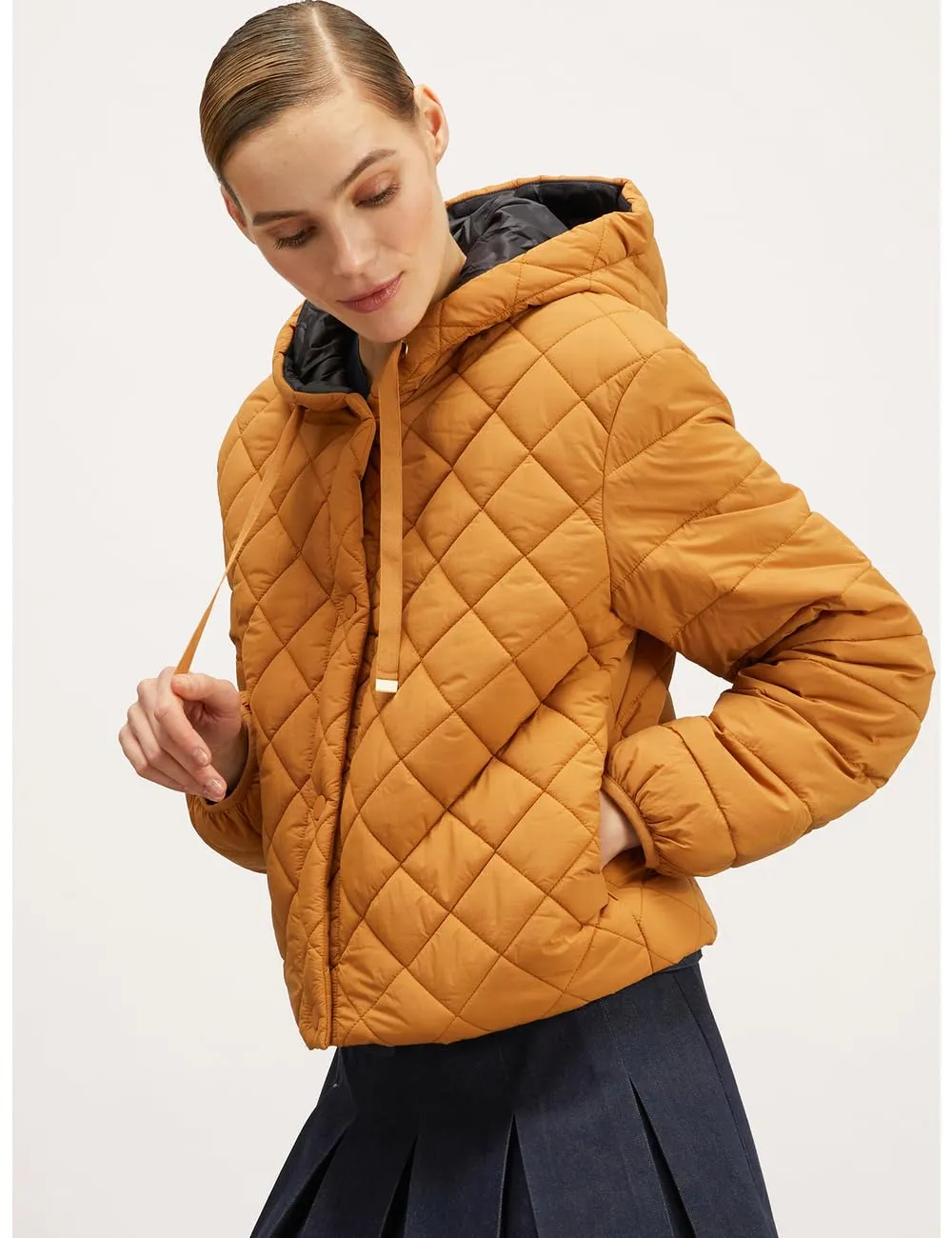 Motivi Kurze Daunenjacke Kapuze Steppjacke Polyamid