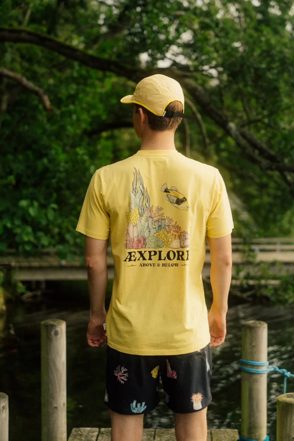 LAKOR Wall of Wonder T-Shirt Cream Gold Bio-Baumwolle